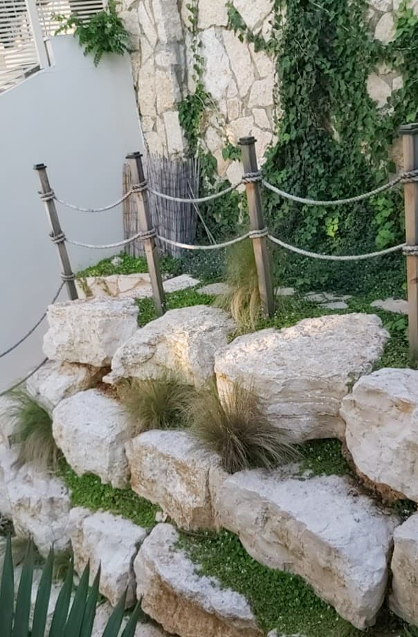 מסלעה בגינה